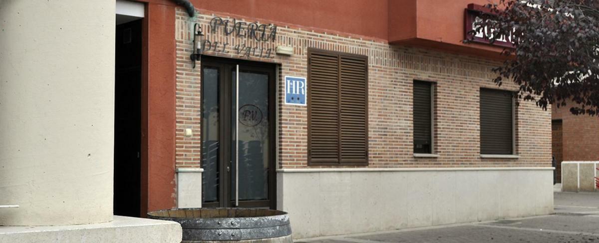 Hostal Puerta Del Valle La Cisterniga Екстер'єр фото