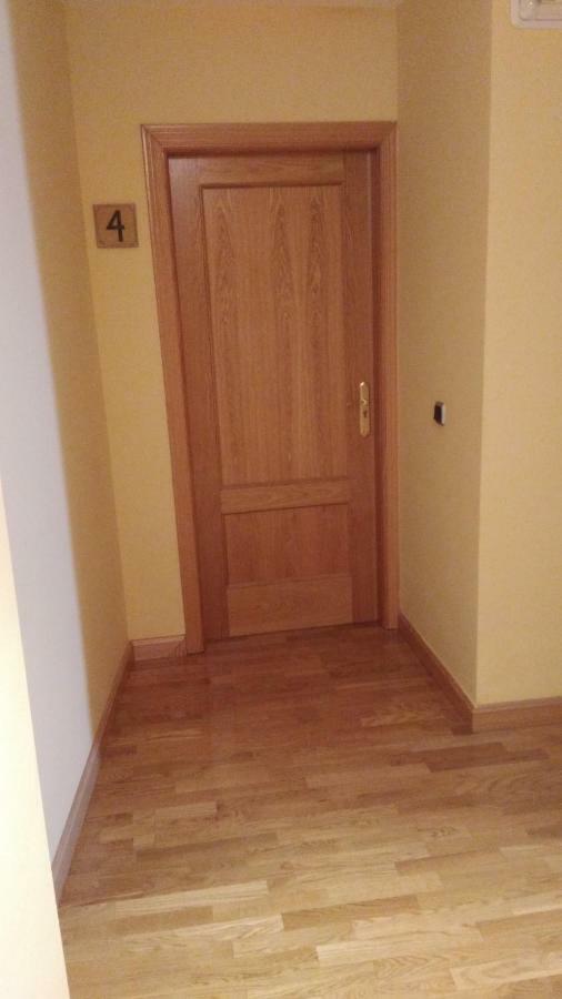 Hostal Puerta Del Valle La Cisterniga Екстер'єр фото